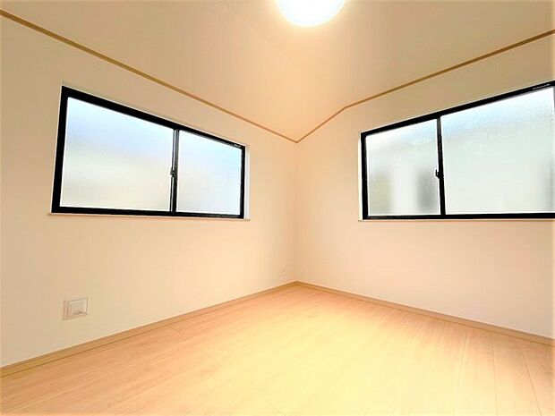 【同仕様】周りに高い建物がないので日当たり◎ですね!