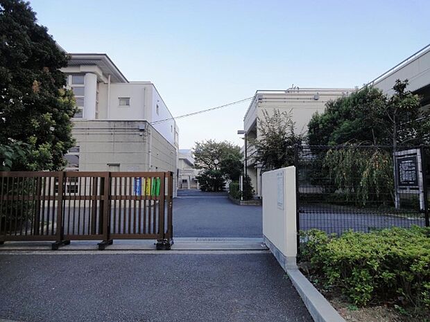 中学校「浦安市立浦安中学校まで1200m」