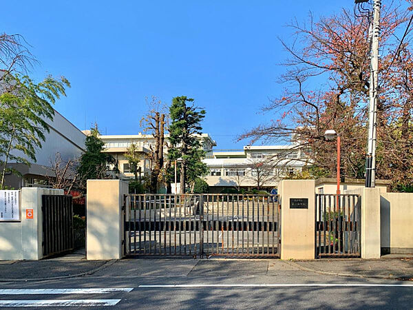 中学校「松戸市立第一中学校まで970m」