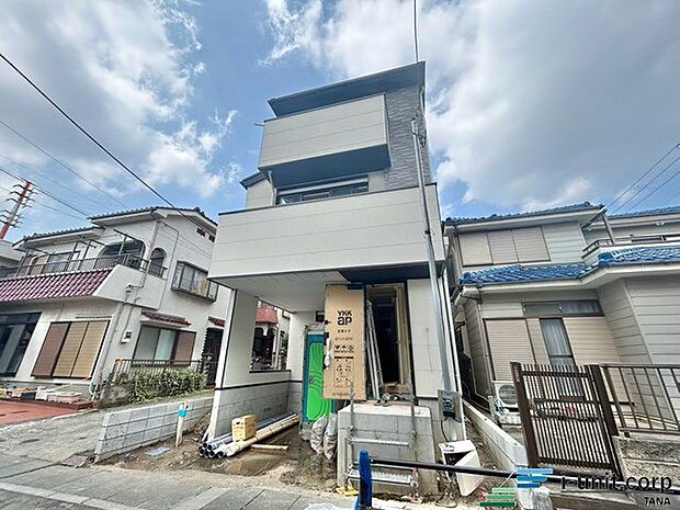 LDK約20帖の3SLDKの間取りになっております。