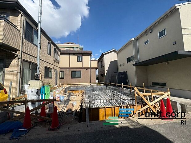 東西線「原木中山」駅徒歩9分です。