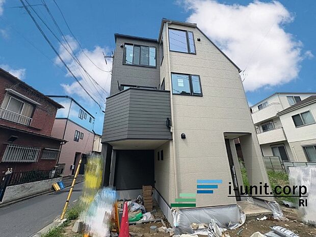 JR総武線「小岩」駅徒歩18分です。