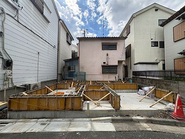 都営新宿線「瑞江」駅徒歩20分です。