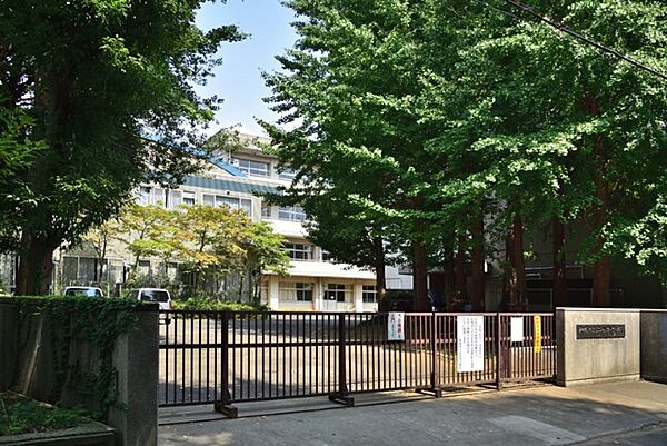 中学校「船橋市立行田中学校まで1073m」