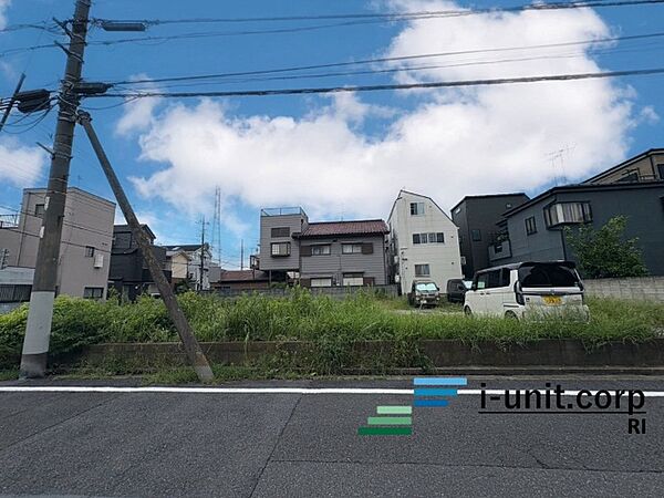 JR総武線「小岩」駅徒歩22分です。