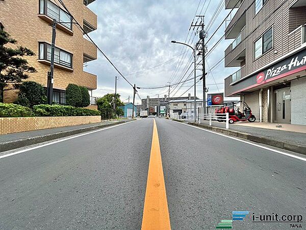 前面道路です