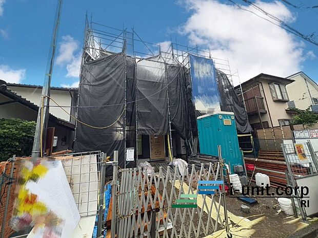 JR京葉線「新浦安」駅徒歩15分です。