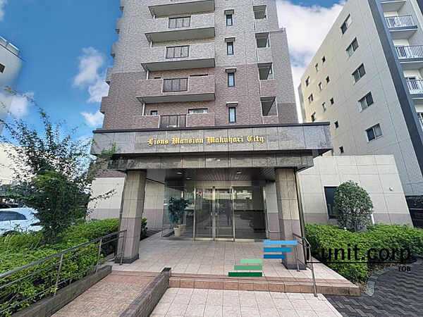 今日も、明日も、この街で、きっと誰かが幸せになる物語が描かれていくはずです。