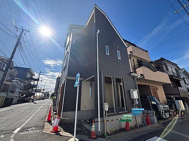 今日も、明日も、この街で、きっと誰かが幸せになる物語が描かれているはずです。
