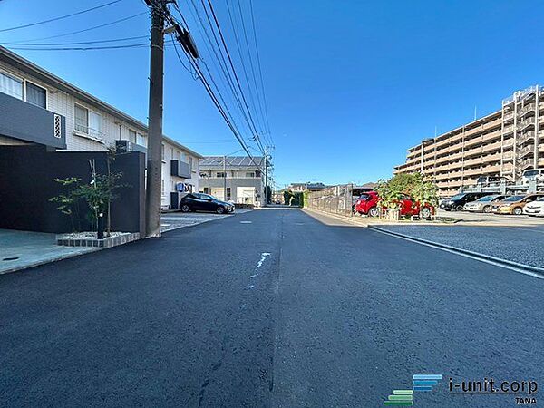 前面道路です