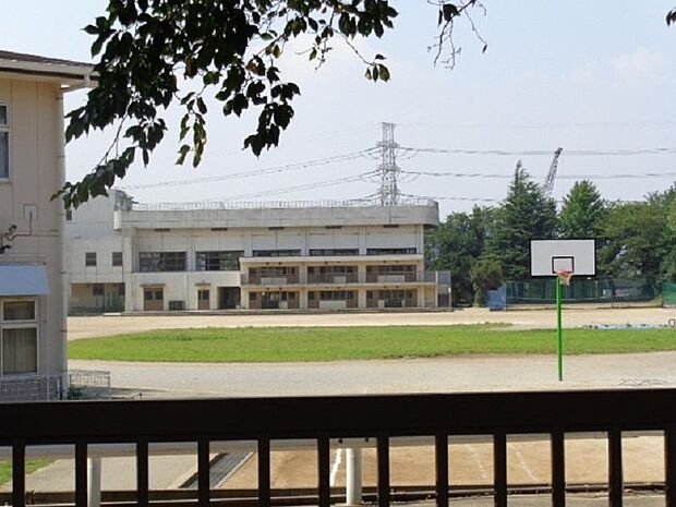 中学校「船橋市立船橋中学校まで930m」