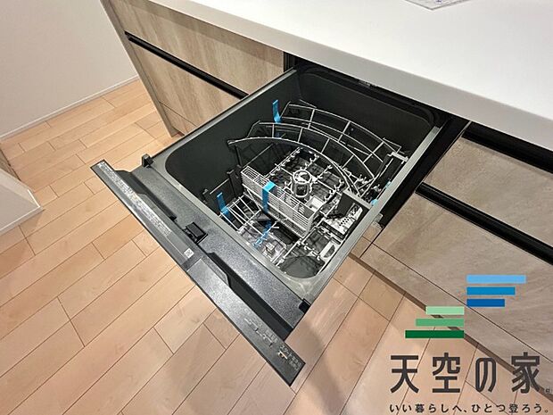 標準仕様で食洗器完備!毎日の洗い物も時短できますね♪
