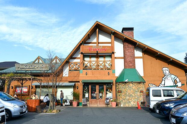 販売店「ピーターパン石窯パン工房店まで1800m」