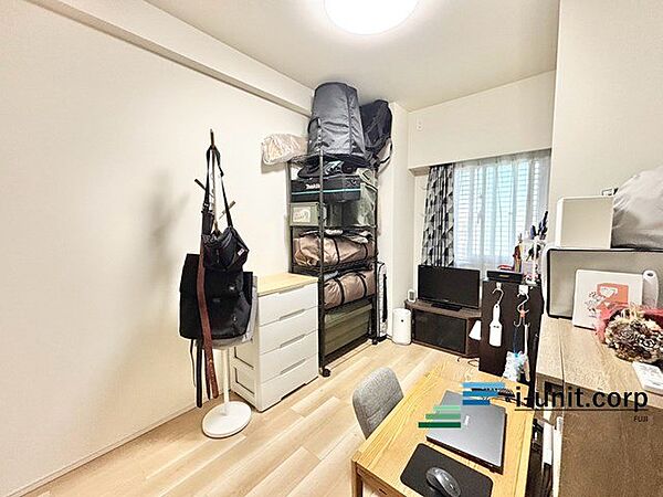 趣味を楽しんだり、お子様と遊んだりと様々な用途に合わせて使うことができる洋室です。