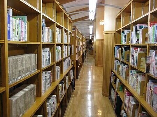 画像9:下野市立南河内図書館 1676m