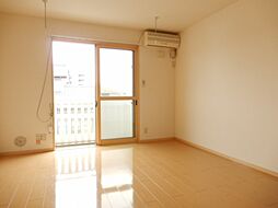 JR東北本線 小山駅 バス8分 渡辺金属下車 徒歩1分の賃貸アパート 2階1Kのリビング/ダイニング