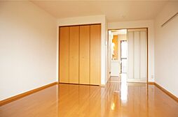 JR東北本線 小山駅 バス14分 稲荷公園北下車 徒歩2分の賃貸アパート 2階1Kのリビング/ダイニング