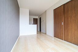 JR東北本線 小山駅 バス15分 西城南1丁目下車 徒歩2分の賃貸アパート 1階1LDKのリビング/ダイニング