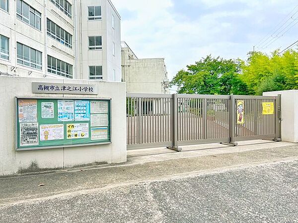 高槻市立小学校 160m