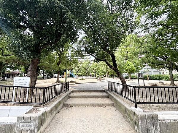 鷺洲上公園 徒歩1分 30m