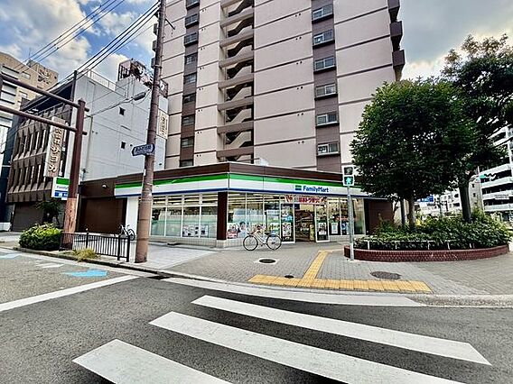 ファミリーマー...