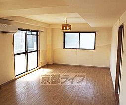 ルシェール西院 4-A 4階3LDKのリビング/ダイニング