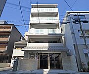 烏丸御池駅より徒歩7分 築4年10ヶ月 5階建の賃貸物件