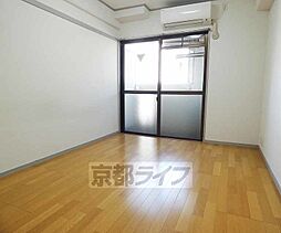 フローライト 303 3階1Kのリビング/ダイニング