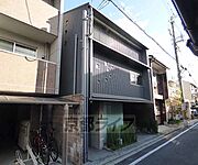 二条駅より徒歩10分 築13年 3階建の賃貸物件