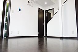 多摩都市モノレール 泉体育館駅 徒歩13分の賃貸テラスハウス 2階1Kのリビング/ダイニング