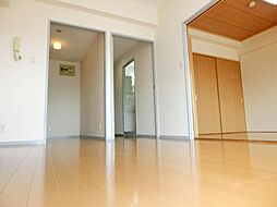 JR中央線 立川駅 徒歩8分の賃貸マンション 4階3LDKのリビング/ダイニング