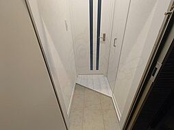 京都地下鉄東西線 御陵駅 徒歩2分の賃貸アパート 1階1Kのリビング/ダイニング