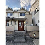 六地蔵駅より徒歩7分 築18年1ヶ月 2階建の賃貸物件