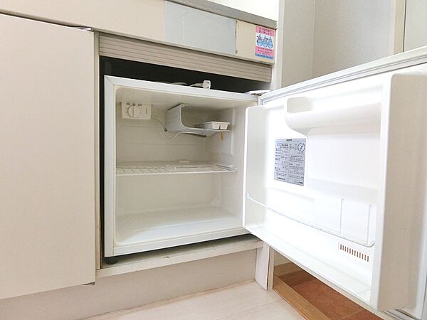 画像22:ミニ冷蔵庫