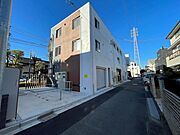 国分寺駅よりバス4分 徒歩5分 築1年1ヶ月 3階建の賃貸物件