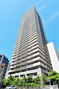 外観:阪急大阪梅田駅徒歩8分、その他地下鉄など利用可能な便利な立地です。大阪駅周辺には各デパートや商業施設等が多数、さらなる再開発に伴い日に日に活気を増していく街を堪能できる立地です。 外観:阪急大阪梅田駅徒歩8分、その他地下鉄など利用可能な便利な立地です。大阪駅周辺には各デパートや商業施設等が多数、さらなる再開発に伴い日に日に活気を増していく街を堪能できる立地です。