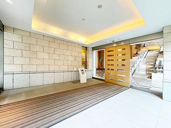 居住者以外の侵入を拒み、不審者や不要なセールスを撃退することができます。安心感を得られるのも大きなポイントです。