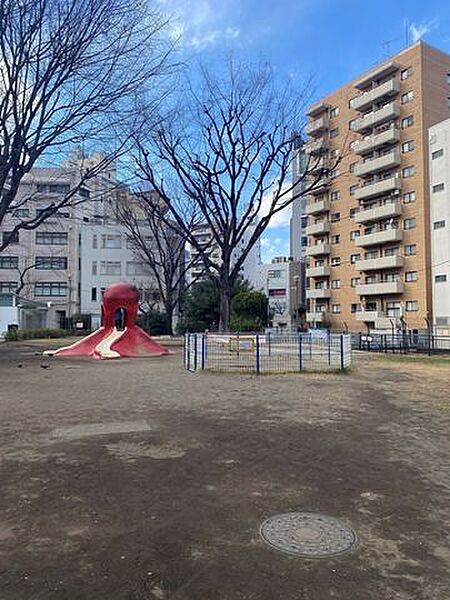 恵比寿東公園 徒歩7分。 510m