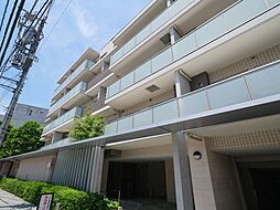 都心にありながら静けさを湛える邸
