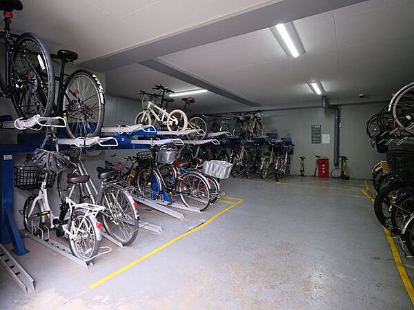生活圏が広がる駐輪場を完備しています。自転車利用で足を延ばせば、暮らしがさらに便利になりますね。※空き状況は変化することがございますのであらかじめご了承ください。