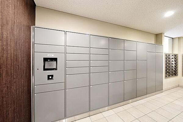 24時間いつでも荷物を受け取ることができるので、配達時間を気にせず過ごすことができます。対面での接触機会を最小限にでき、ウイルス対策の観点からも人気の設備です。