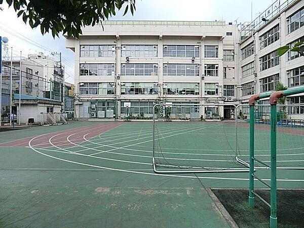 墨田区立外手小学校 徒歩3分。 350m