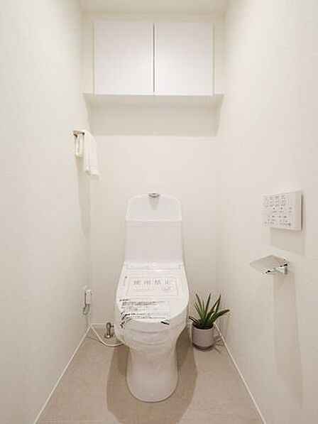 優れた節水効果や汚れが付きにくい便座など、ほしかった機能が揃ったウォシュレット一体型トイレです。