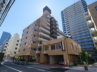 外観：4駅5路線利用可！多方面への快適なアクセスが叶う好ロケーションです。2023年共用部大規模修繕工事実施済の新耐震基準適合マンションです。