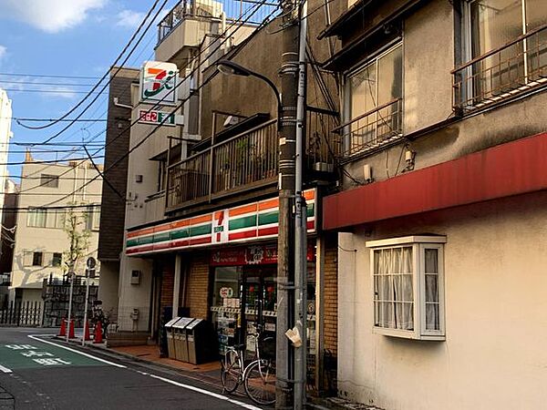 セブンイレブン新宿下落合1丁目店 徒歩6分。 370m
