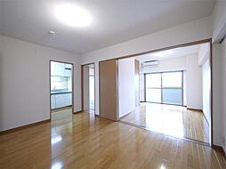 ロックガーデン 405 4階3LDKの室内