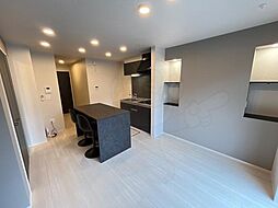 earl 1階ワンルームのリビング/ダイニング