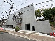 八事日赤駅より徒歩8分 新築 3階建の賃貸物件