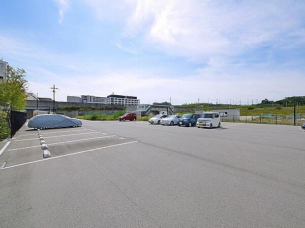 画像16:駐車場に車を止められます