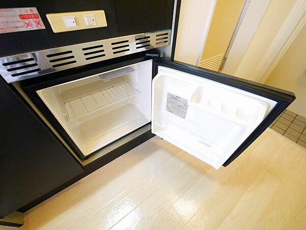画像19:ミニ冷蔵庫もついてます。